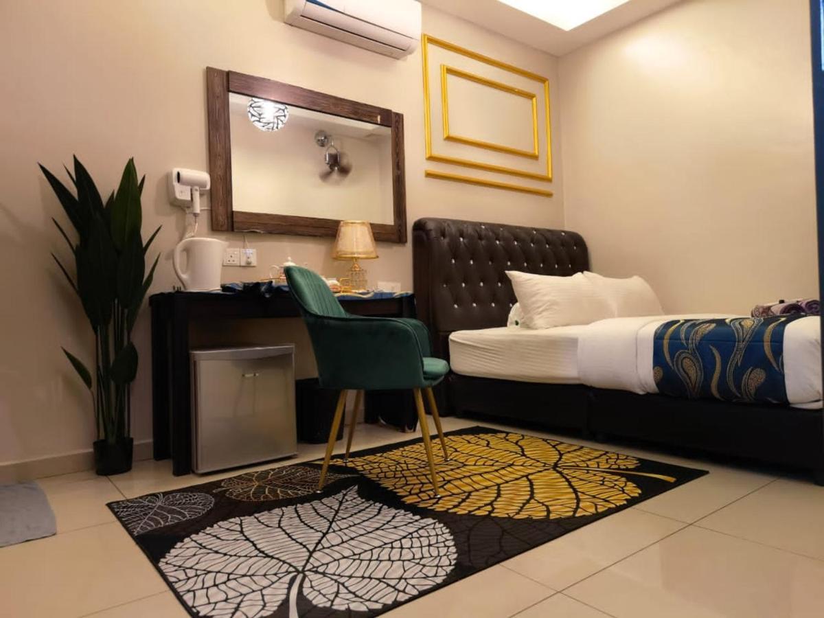 Ghazrin'S Classic Hotel Jb Johor Bahru Exterior foto